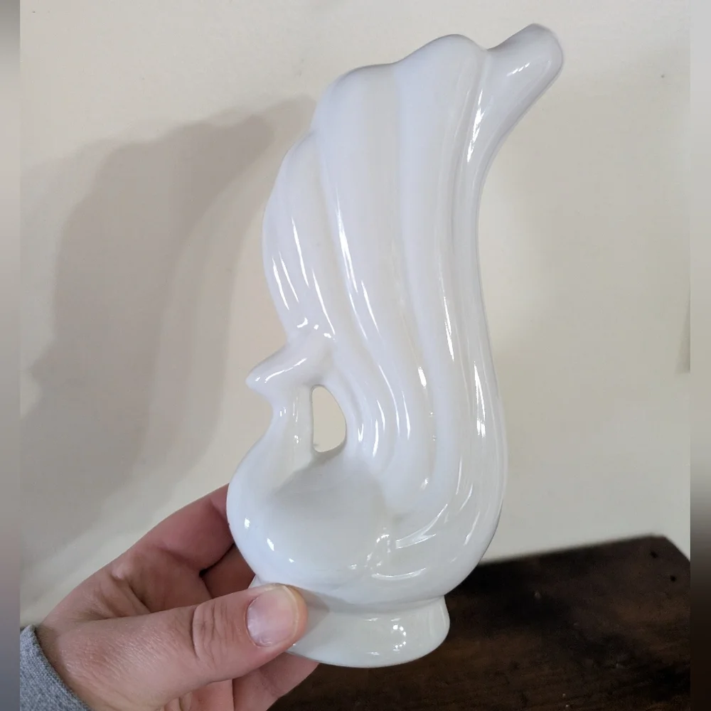 Vintage White Ceramic Swan Vase Victorian CottageCore Farmhouse Decor Aesthetic